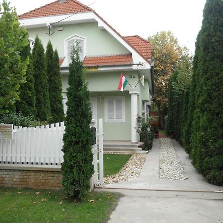 Csokonai Guesthouse Zamardi Exterior photo