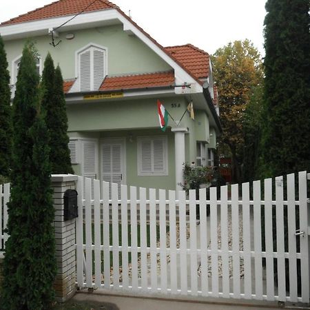 Csokonai Guesthouse Zamardi Exterior photo