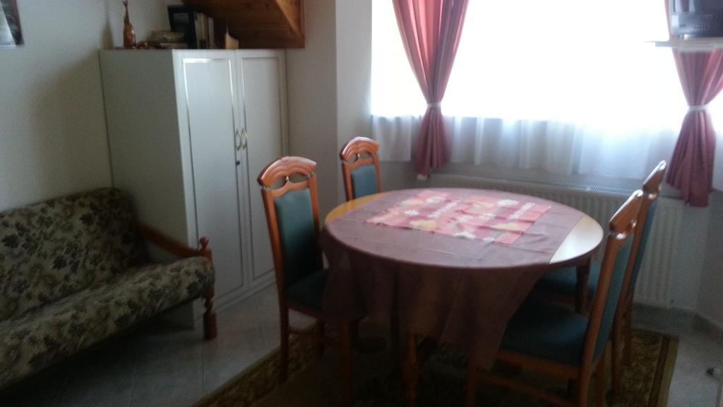 Csokonai Guesthouse Zamardi Room photo