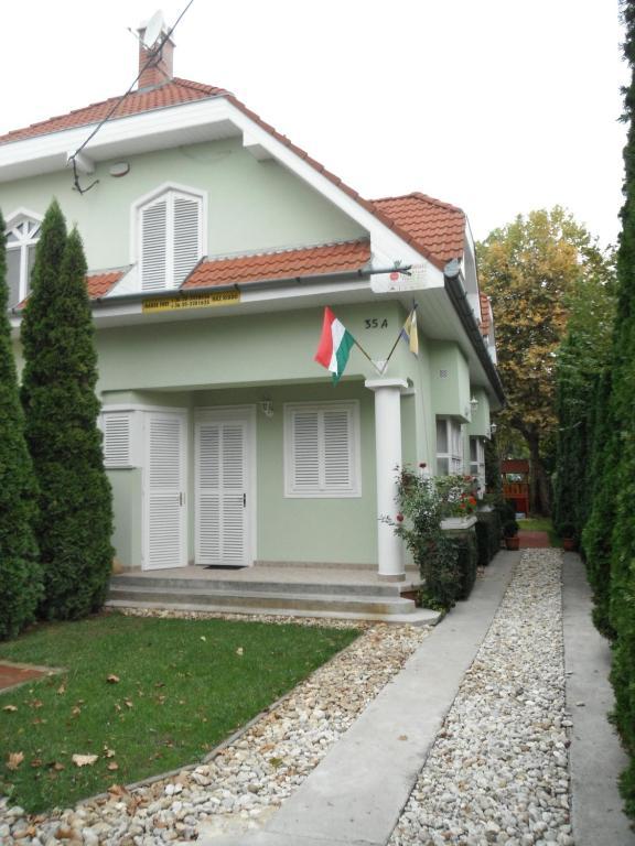 Csokonai Guesthouse Zamardi Exterior photo