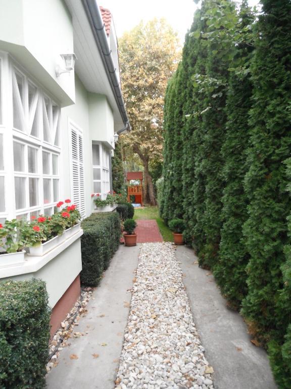 Csokonai Guesthouse Zamardi Exterior photo